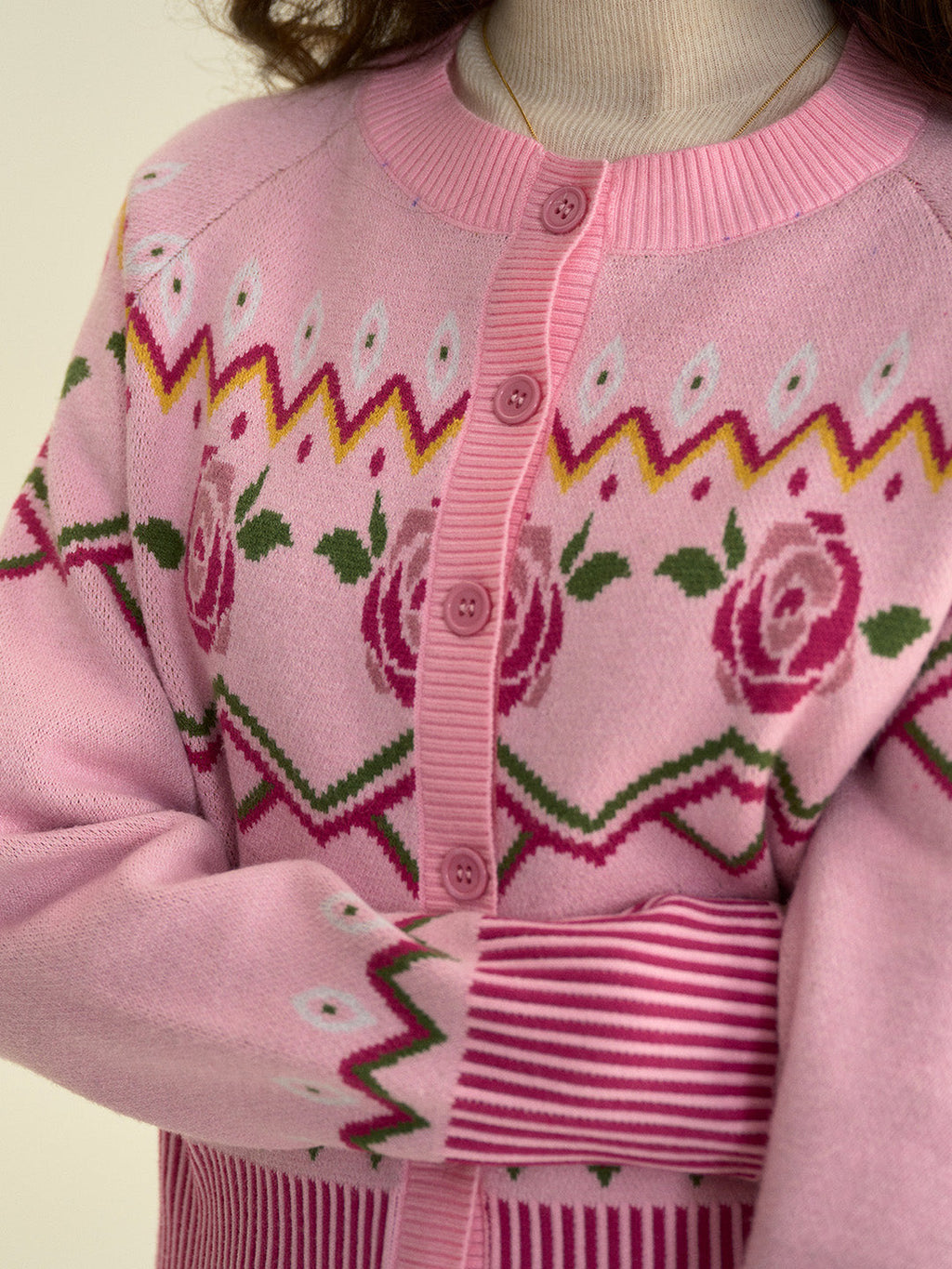【Final Sale】Violette Round Collar Clashing Embroidery Rose Cardigan