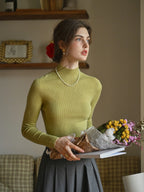 Erin 100% Wool Simple Mock Neck Slim Fit Sweater - Black
