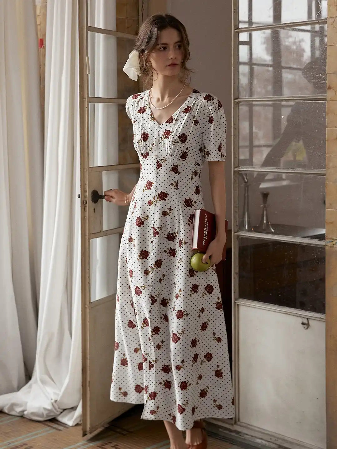 Saanvi Retro V-Neck Printed Dress