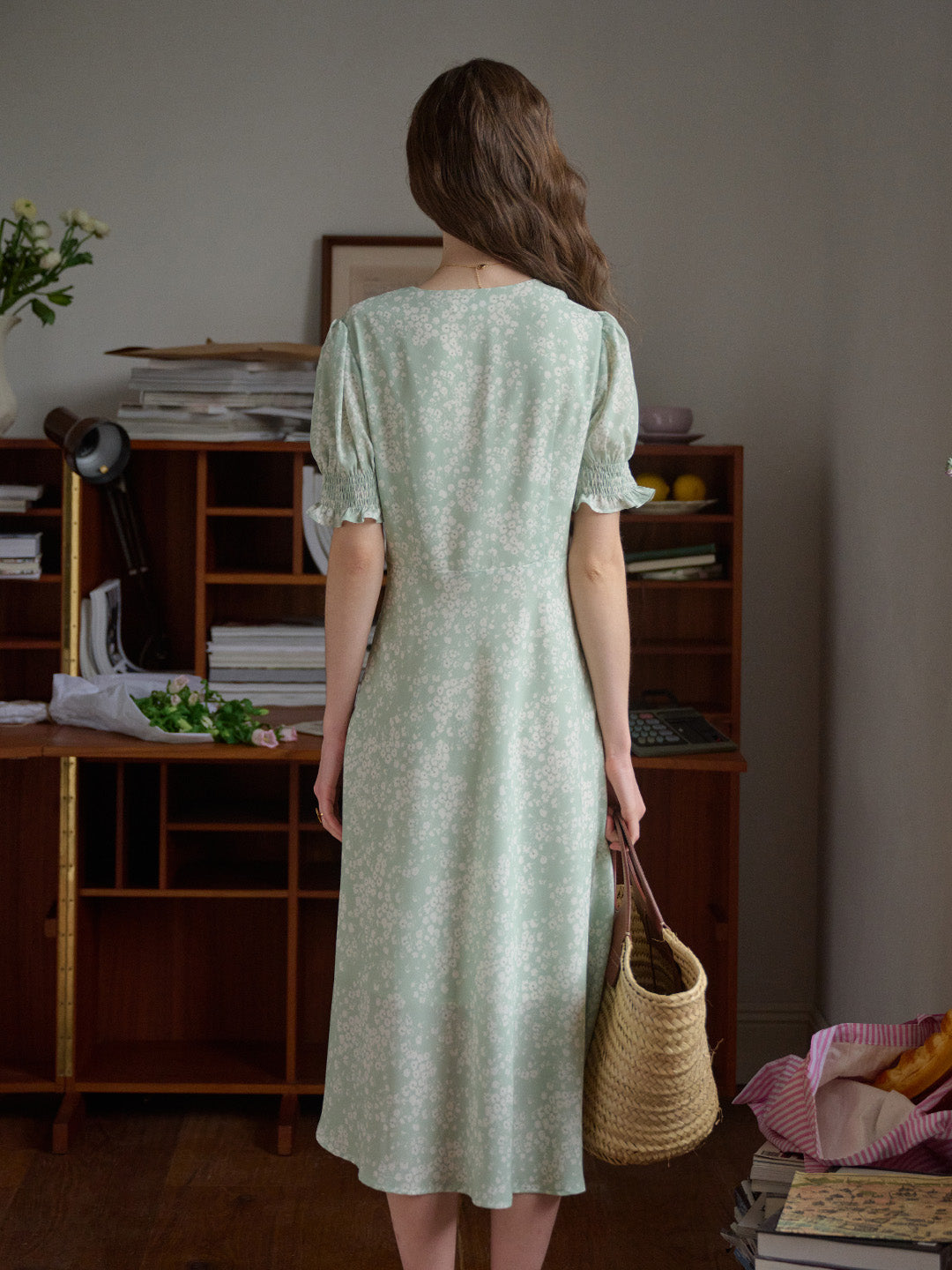 【Final Sale】Stormi Charming V-neck Lace Trimmed Floral Print Dress