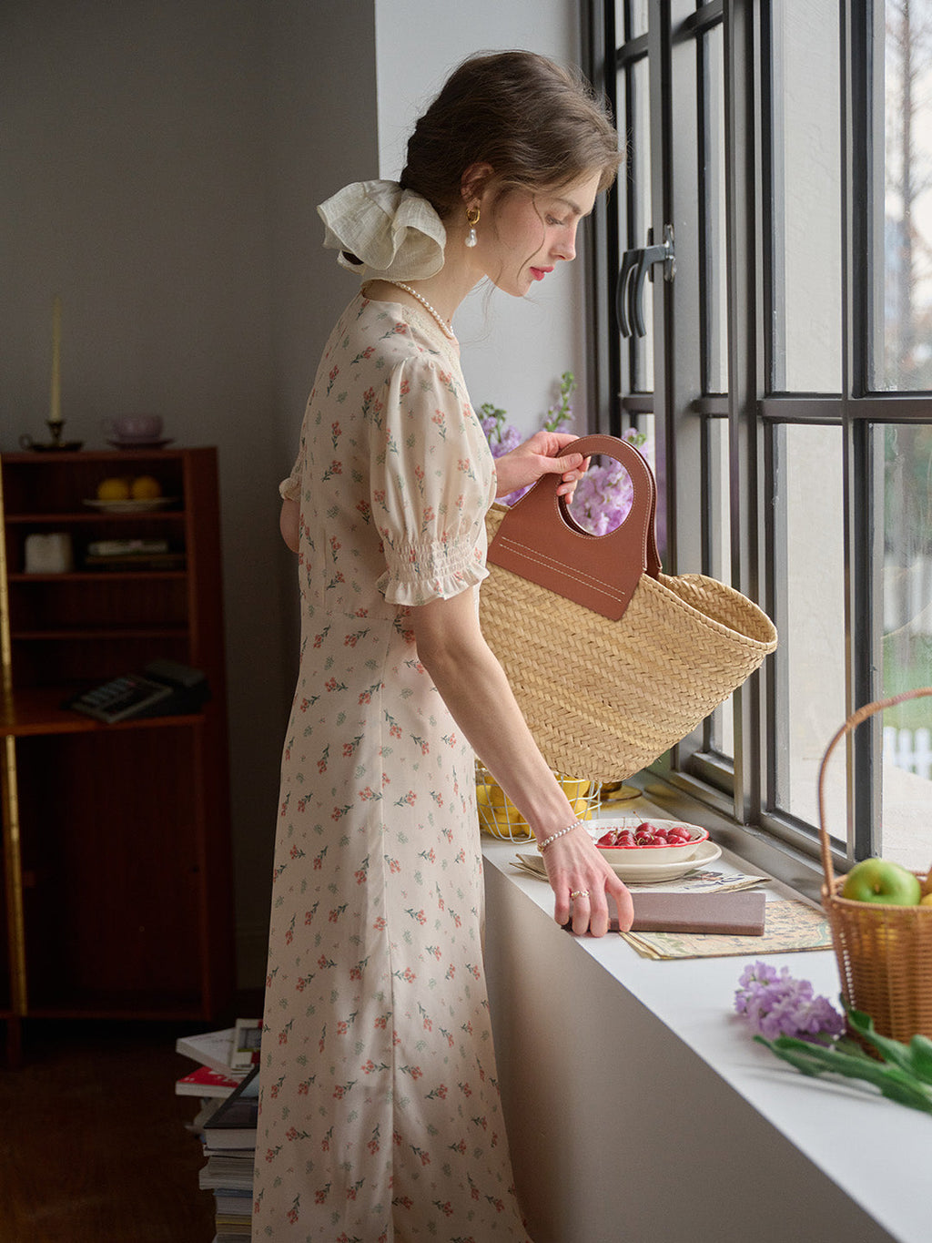 【Final Sale】Stormi Charming V-neck Lace Trimmed Floral Print Dress