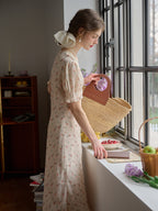 【Final Sale】Stormi Charming V-neck Lace Trimmed Floral Print Dress