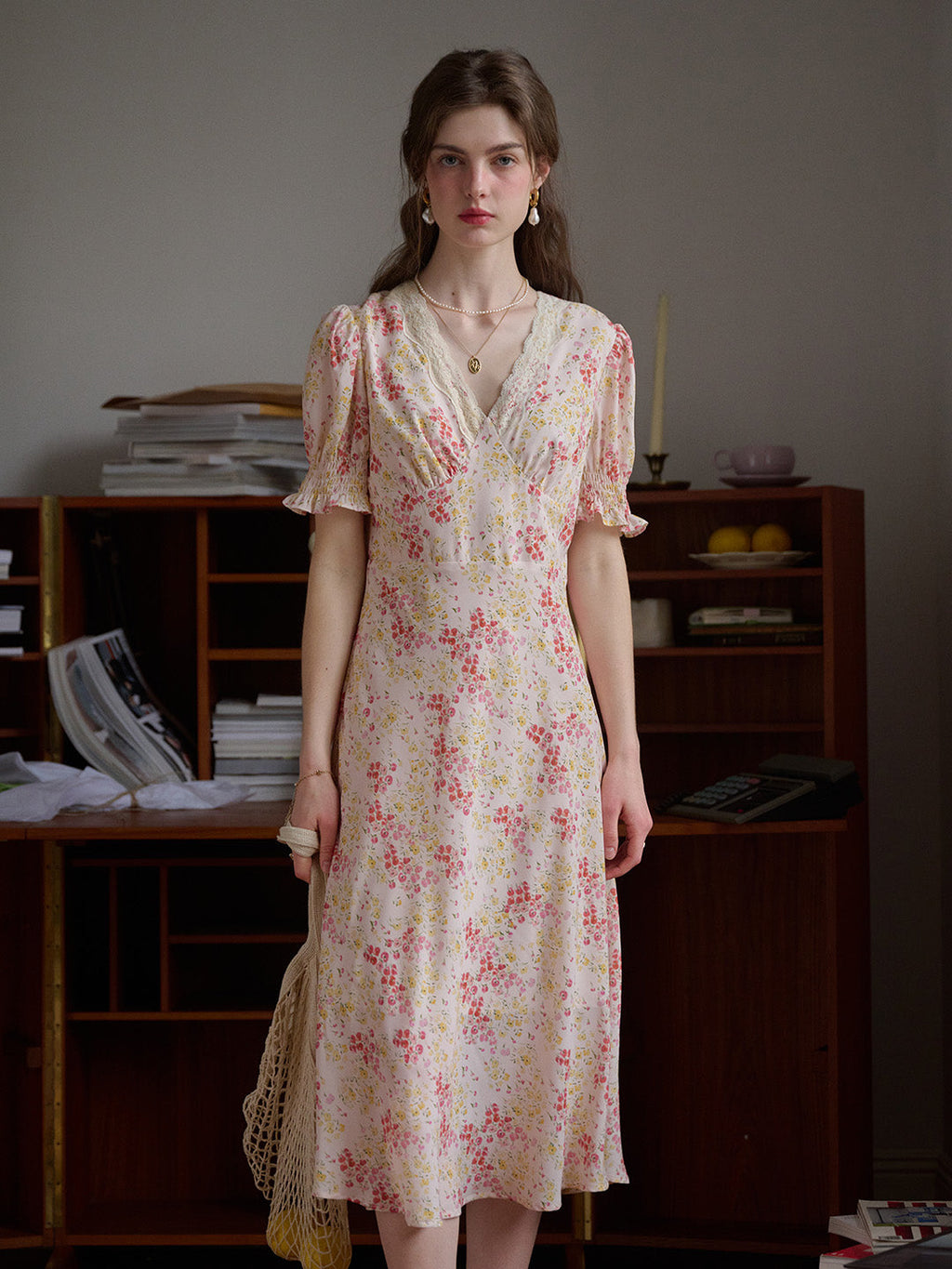 【Final Sale】Stormi Charming V-neck Lace Trimmed Floral Print Dress