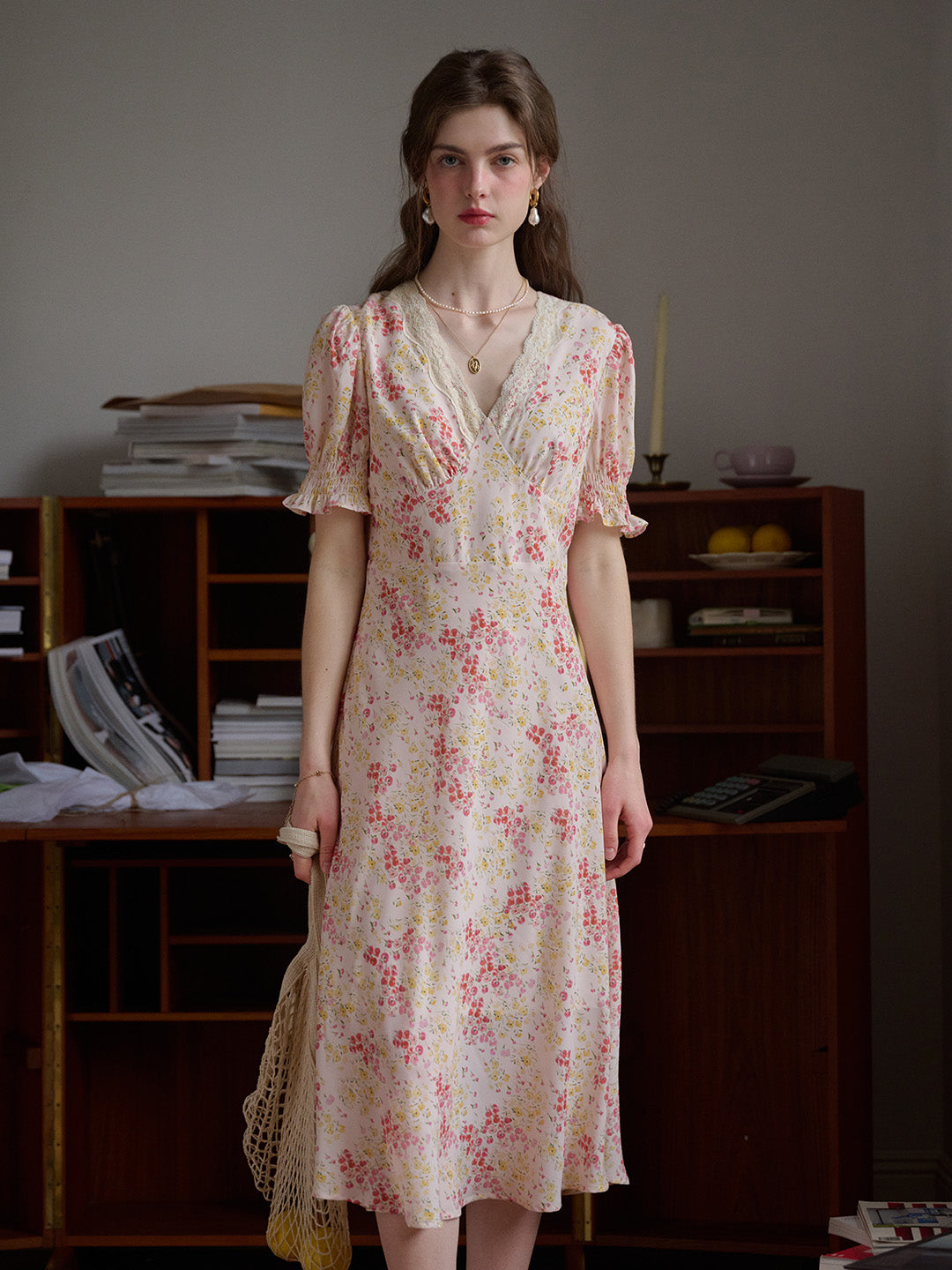【Final Sale】Stormi Charming V-neck Lace Trimmed Floral Print Dress