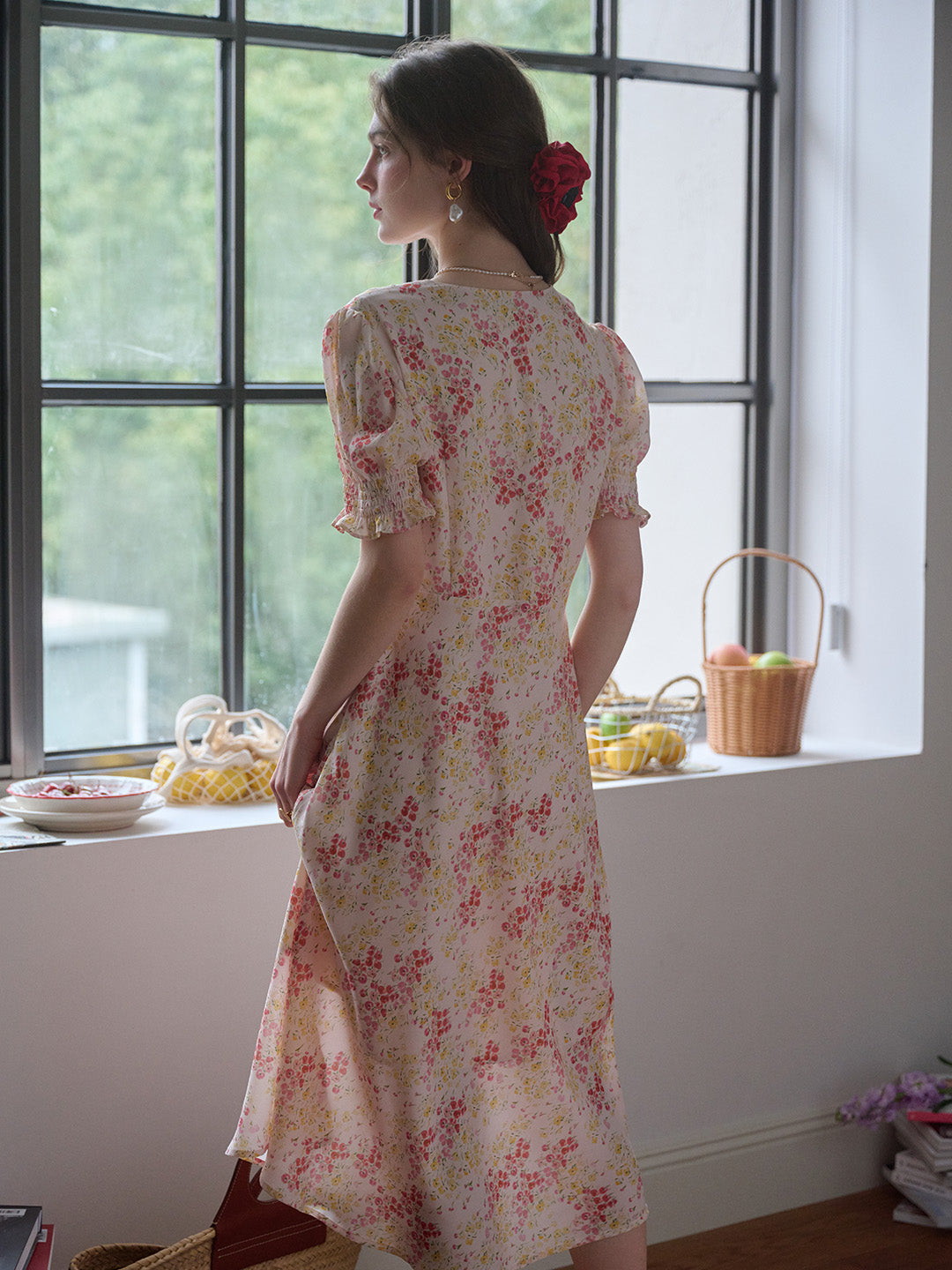 【Final Sale】Stormi Charming V-neck Lace Trimmed Floral Print Dress