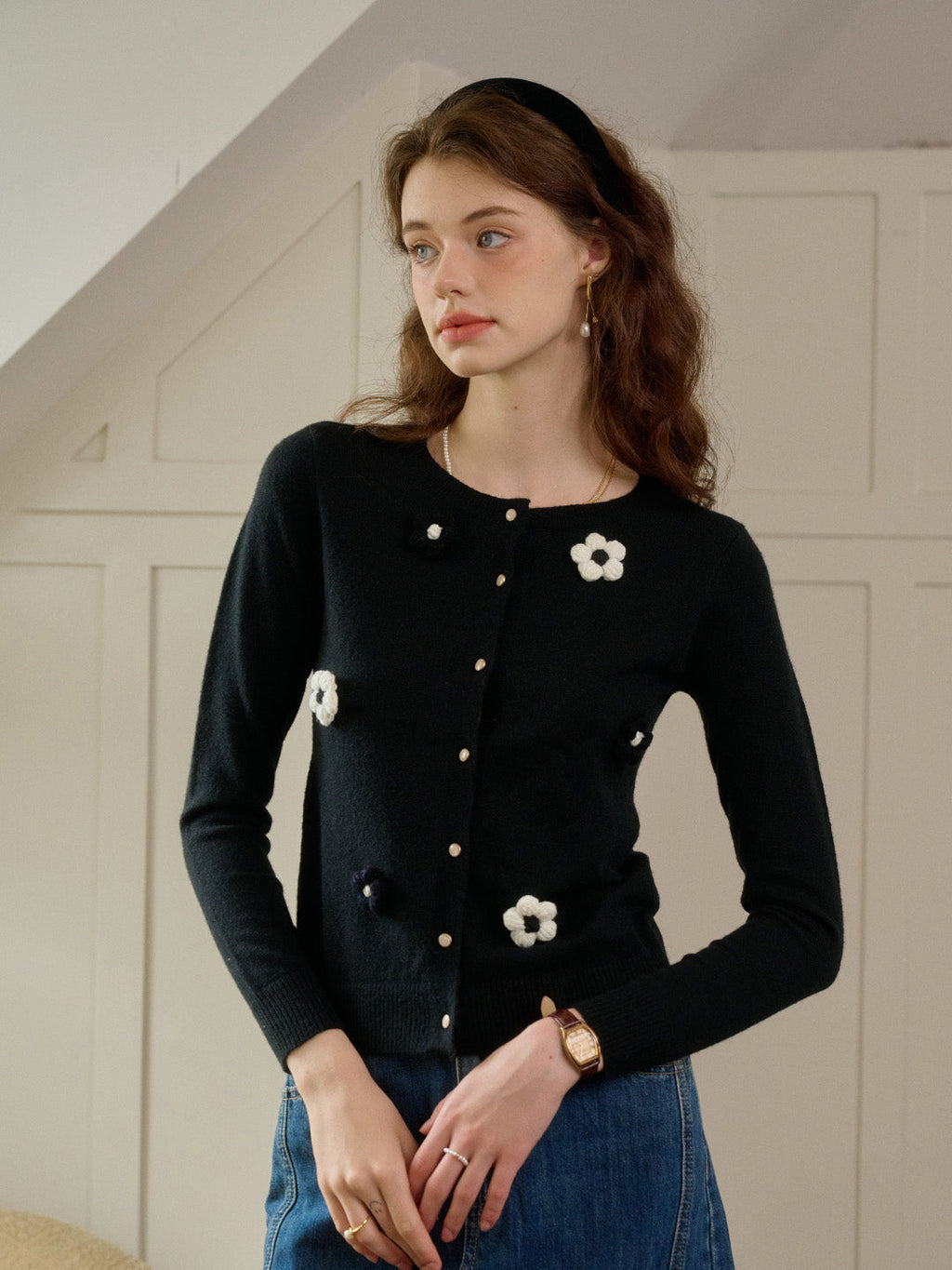【Final Sale】Layla Round Neck 3D Flower Cardigan