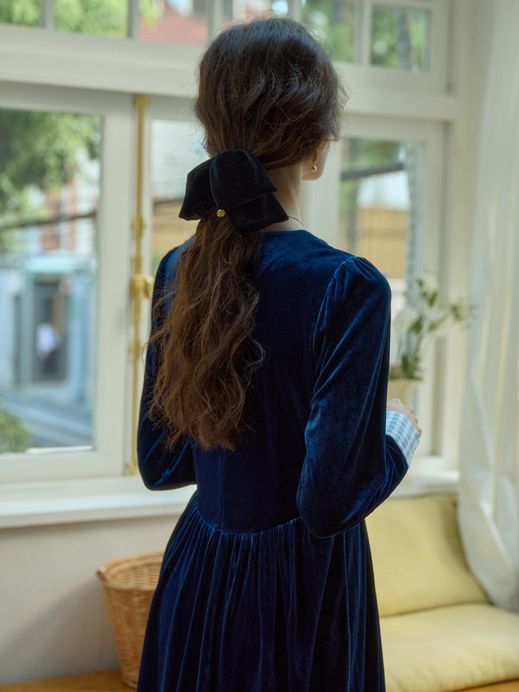 【Final Sale】Valerie Round Neck Bow Velvet Dress