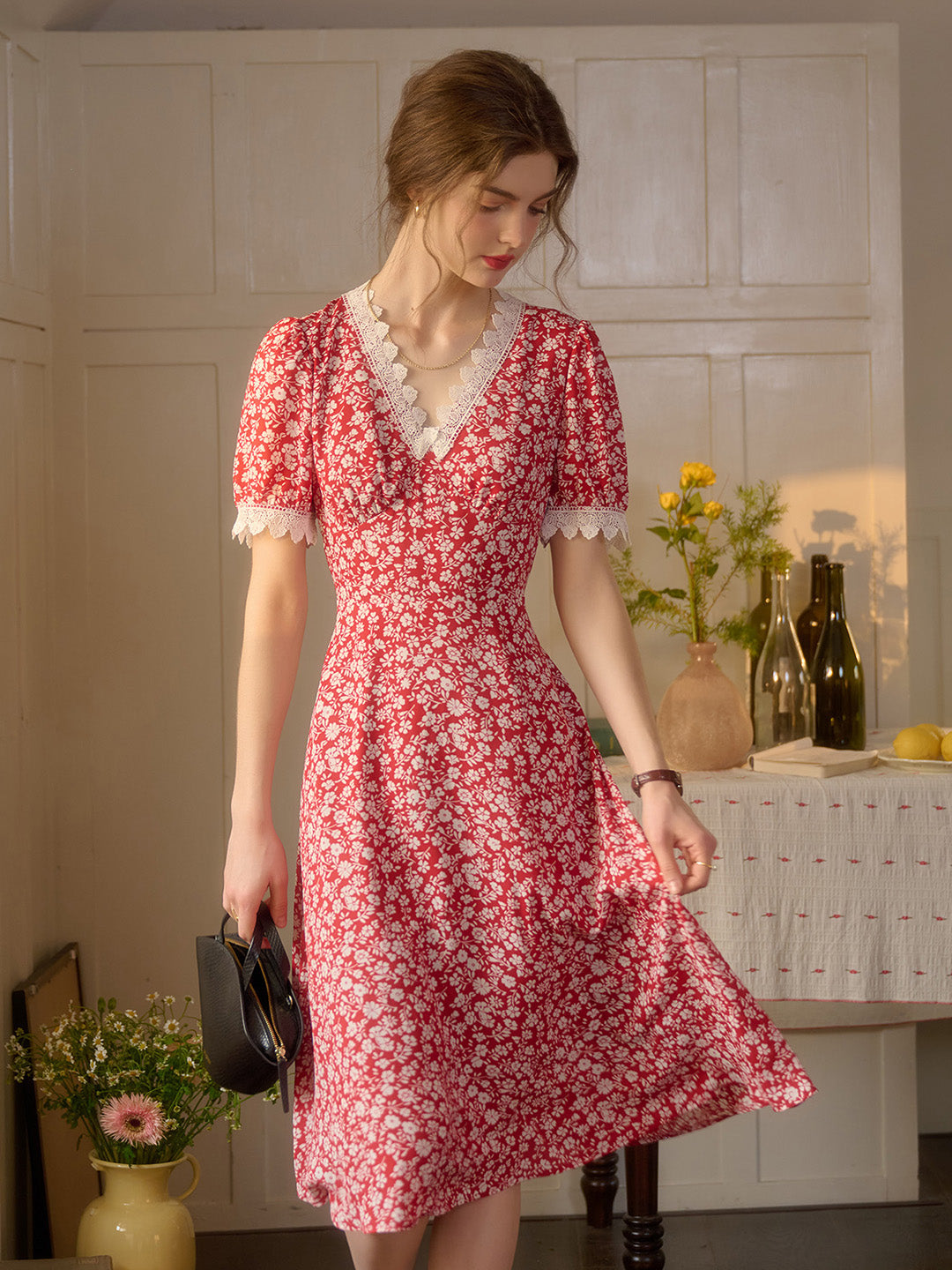 【Final Sale】Amelia V-Neck Lace Floral Dress - Red