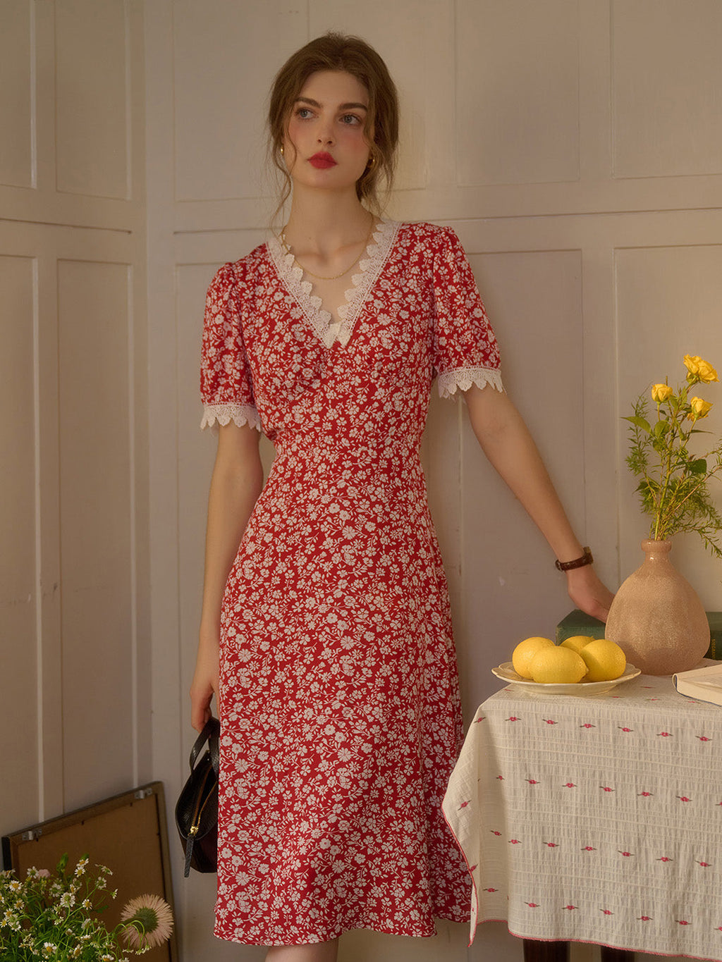 【Final Sale】Amelia V-Neck Lace Floral Dress - Red