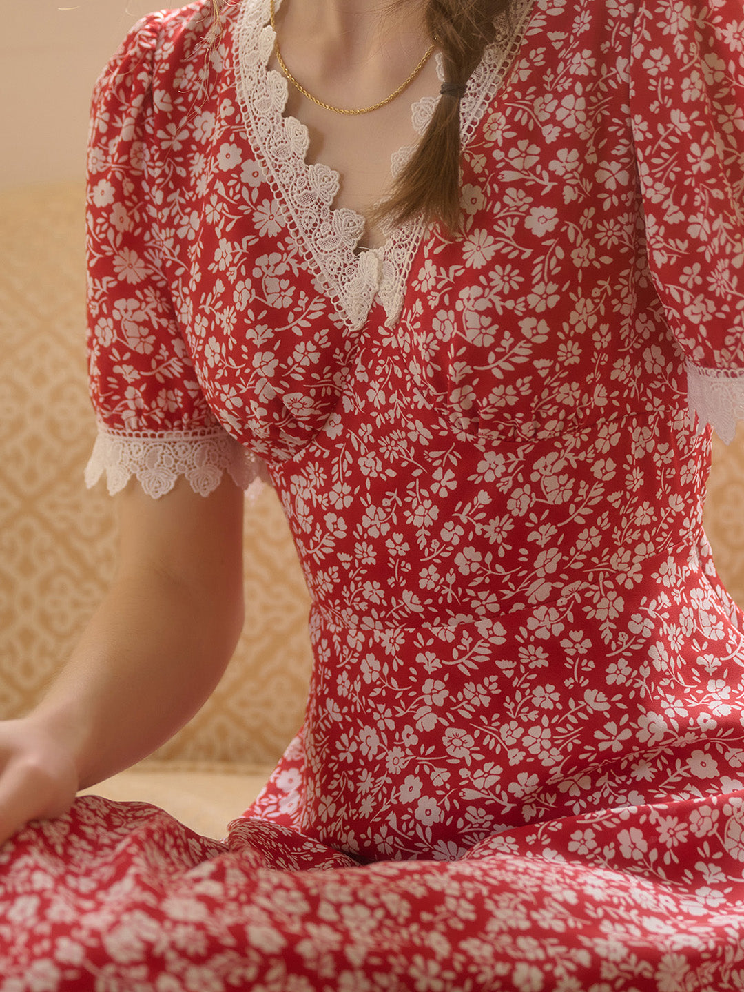【Final Sale】Amelia V-Neck Lace Floral Dress - Red