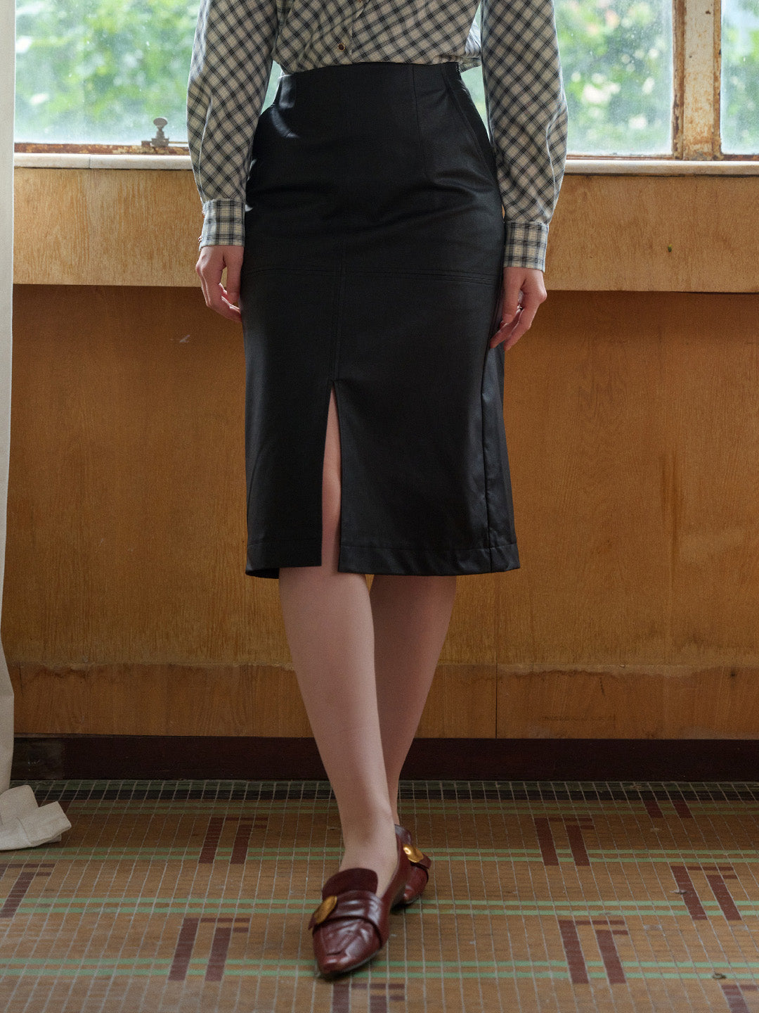 【Final Sale】Aisha Slit Mid-Length PU Leather Skirt
