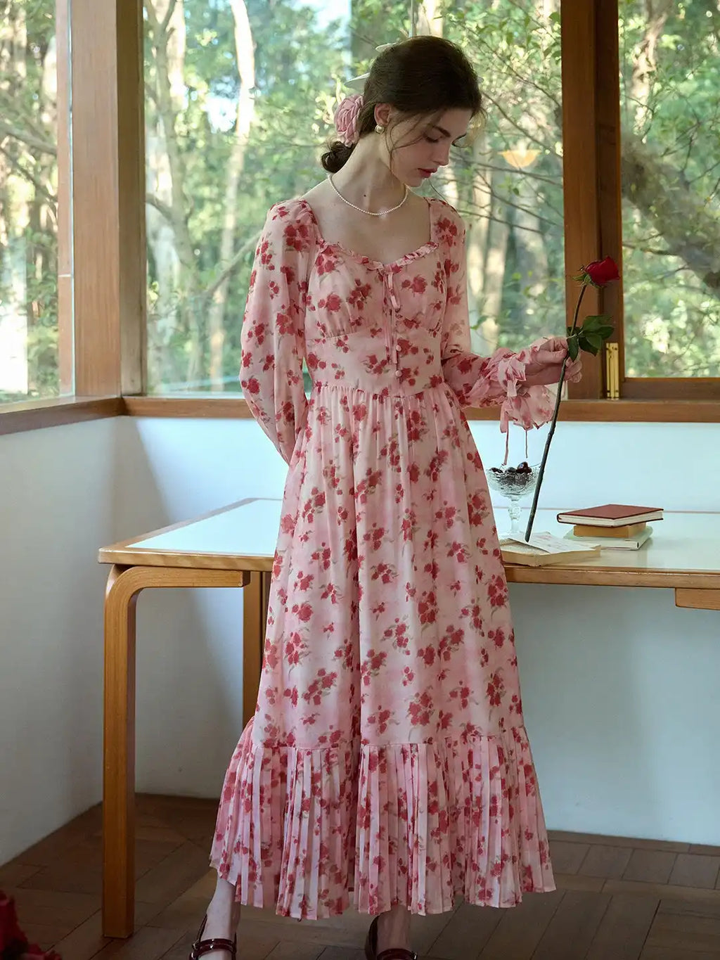 Amaris Sweetheart Neck Floral Dress