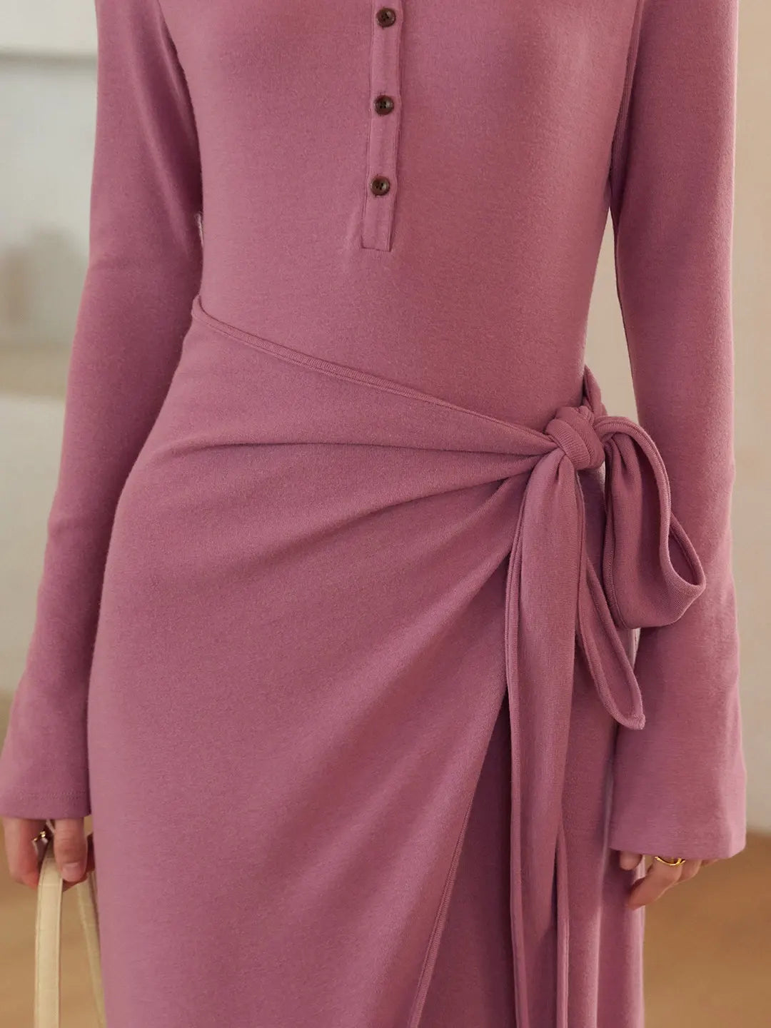 Cielo Rounc Neck Knot Dress