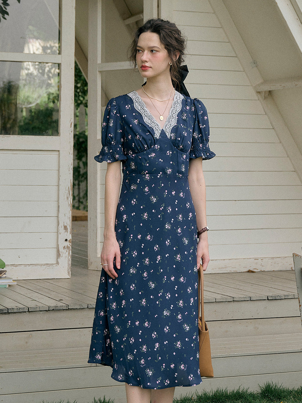 【Final Sale】Stormi Charming V-neck Lace Trimmed Floral Print Dress