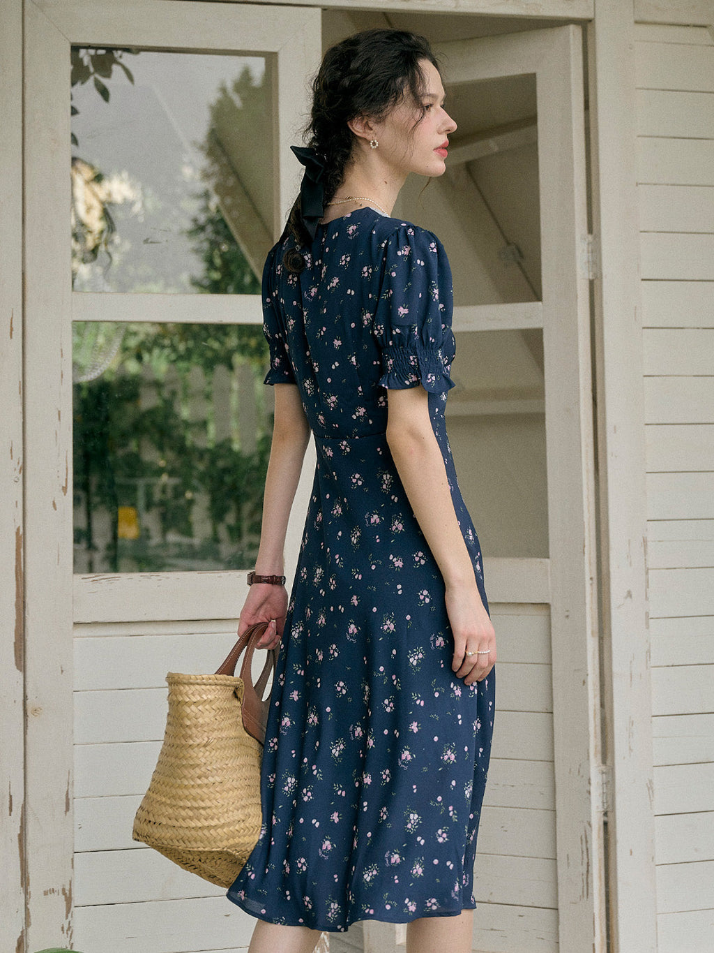 【Final Sale】Stormi Charming V-neck Lace Trimmed Floral Print Dress