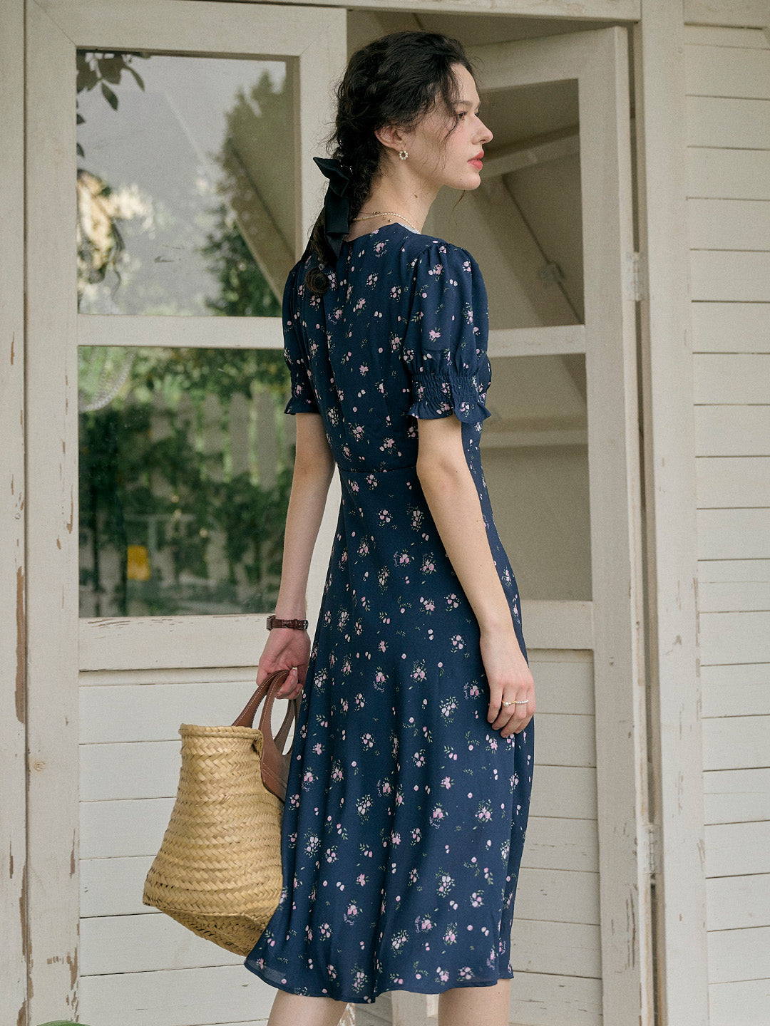 【Final Sale】Stormi Charming V-neck Lace Trimmed Floral Print Dress