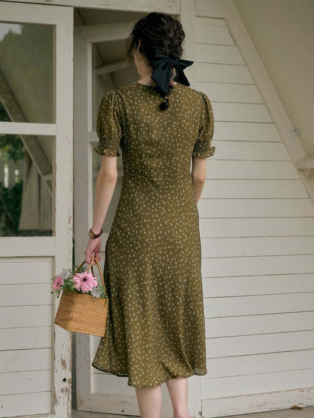 【Final Sale】Stormi Charming V-neck Lace Trimmed Floral Print Dress