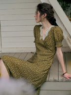 【Final Sale】Stormi Charming V-neck Lace Trimmed Floral Print Dress