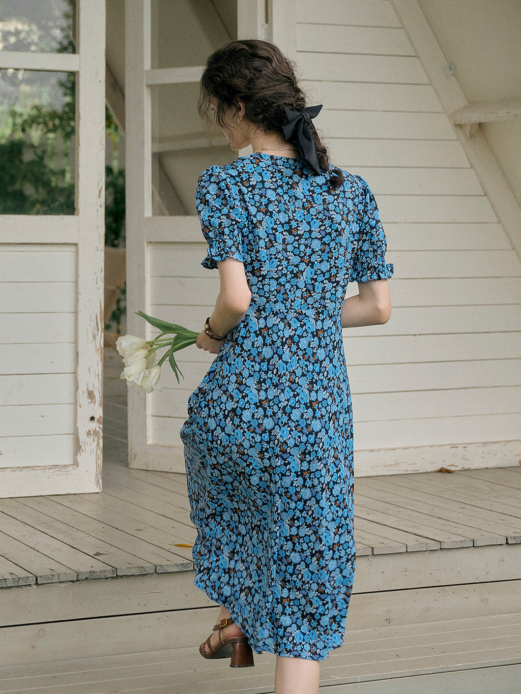 【Final Sale】Stormi Charming V-neck Lace Trimmed Floral Print Dress