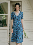 【Final Sale】Stormi Charming V-neck Lace Trimmed Floral Print Dress