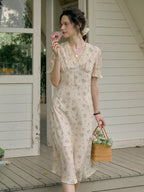 【Final Sale】Stormi Charming V-neck Lace Trimmed Floral Print Dress