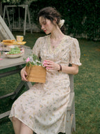 【Final Sale】Stormi Charming V-neck Lace Trimmed Floral Print Dress