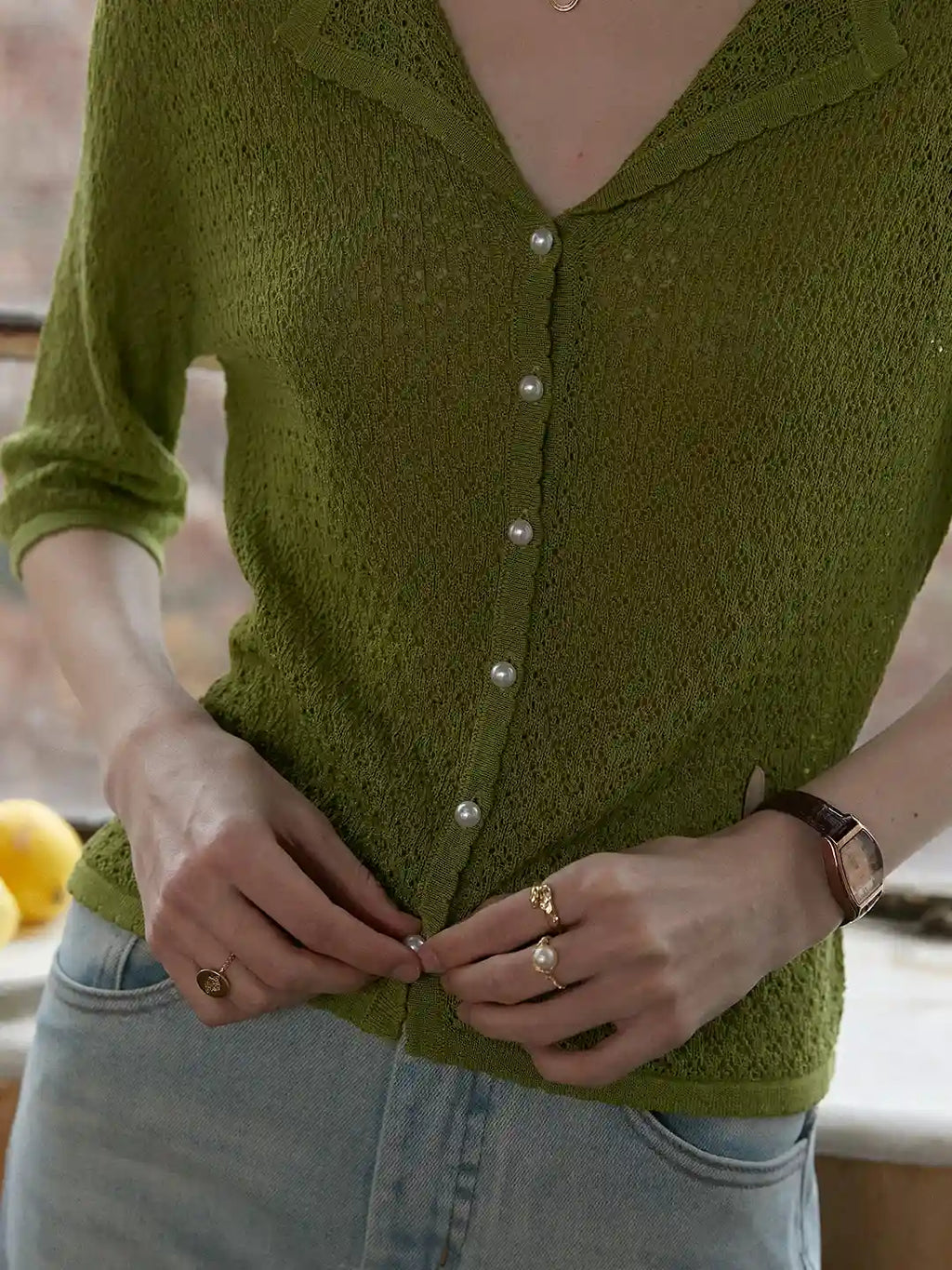 Voka Simple V-Neck Wool Cardigan