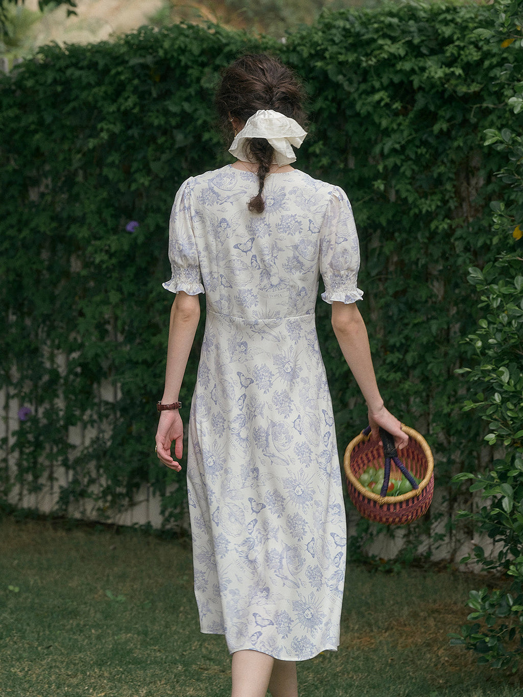 【Final Sale】Stormi Charming V-neck Lace Trimmed Floral Print Dress