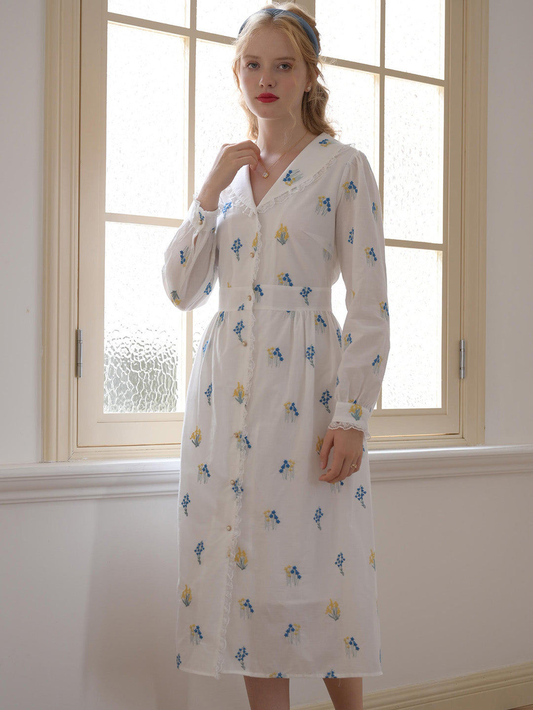 【Final Sale】Keyla Floral Embroidery V-Neck Cotton Dress